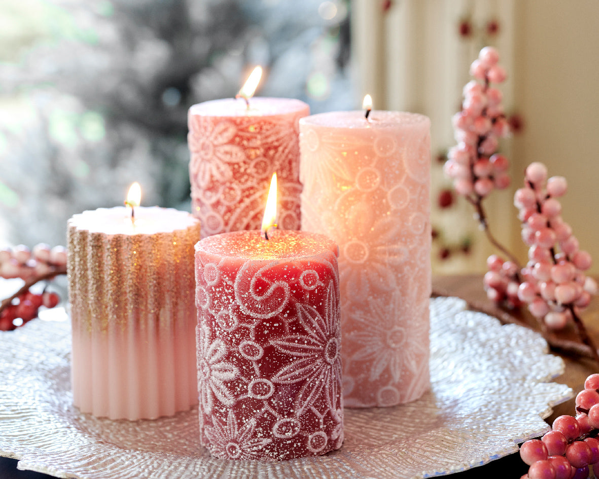 Candela decorativa in cera rigata con Glitter color Rosa Blush –